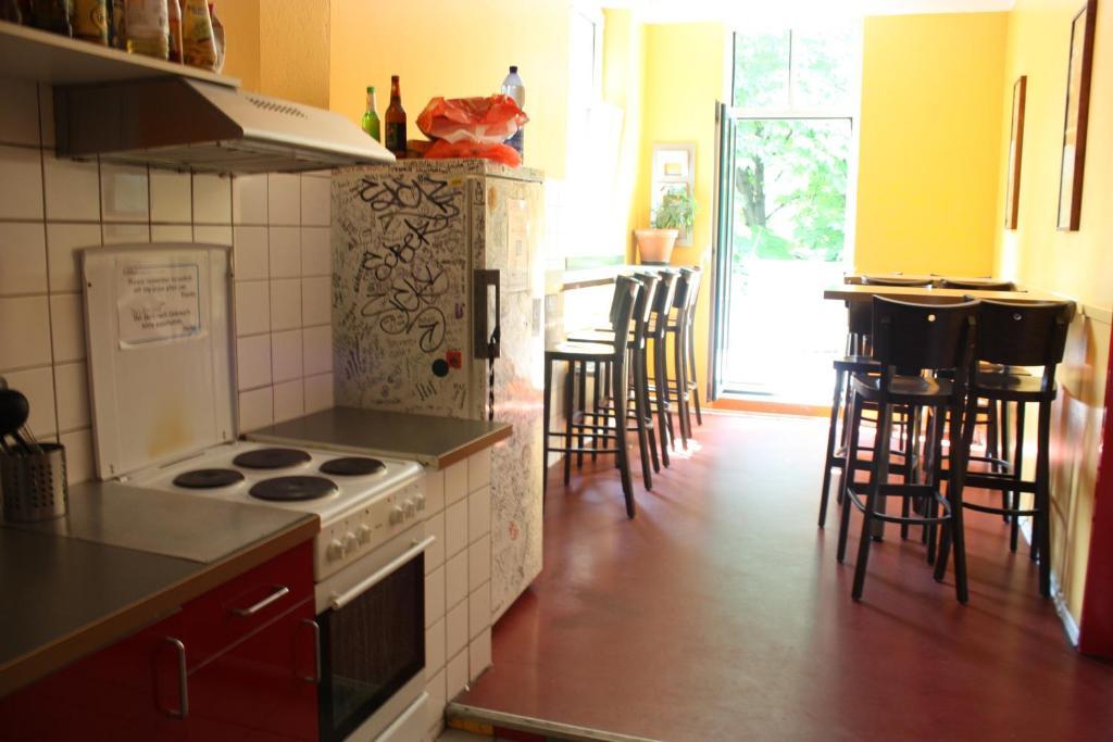 Baxpax Kreuzberg Hostel - Berlin — Photos 3